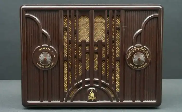 Радиоприёмник в стиле Арт-деко